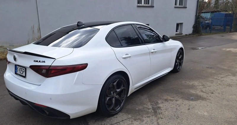 Alfa Romeo Giulia cena 147000 przebieg: 29400, rok produkcji 2019 z Kraków małe 172